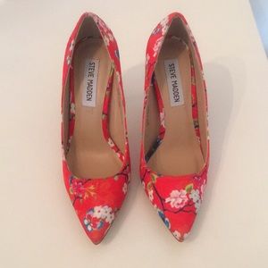 New Steve Madden size 5.5 pointy pump